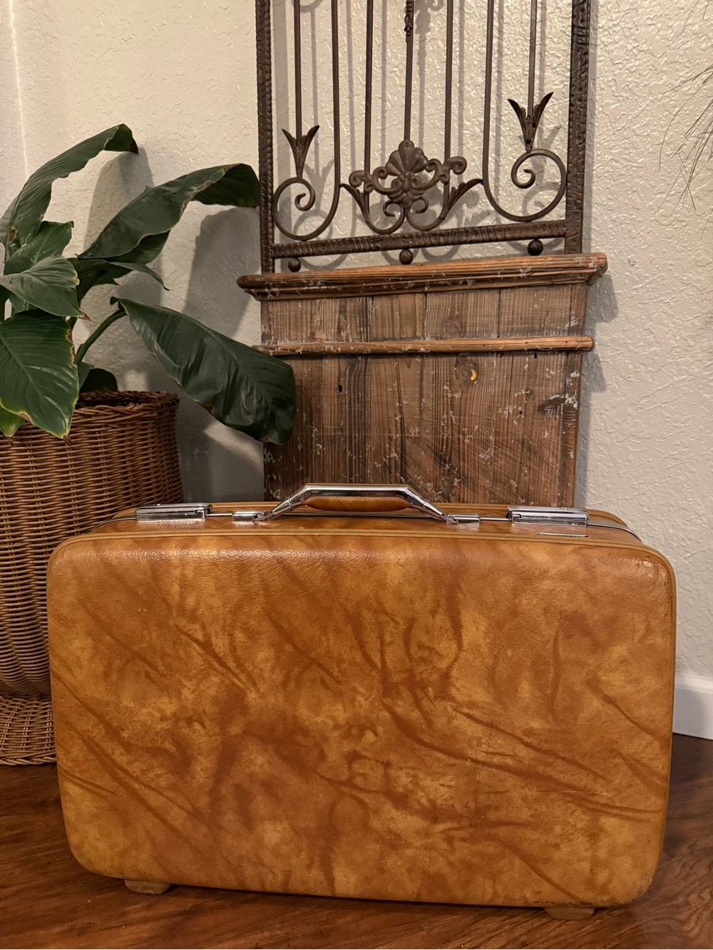 Vintage Brown Marbled Retro American Tourister Hard Case Suitcase Luggage